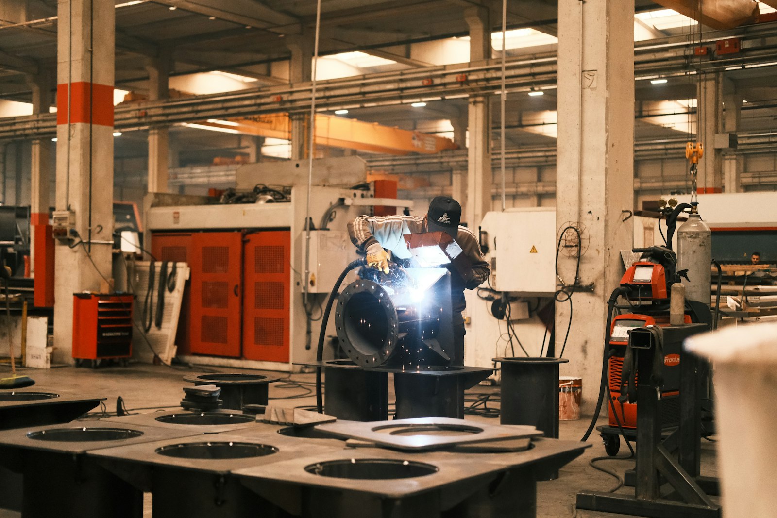 Acoustic monitoring of joint-gap formation in laser beam butt welding